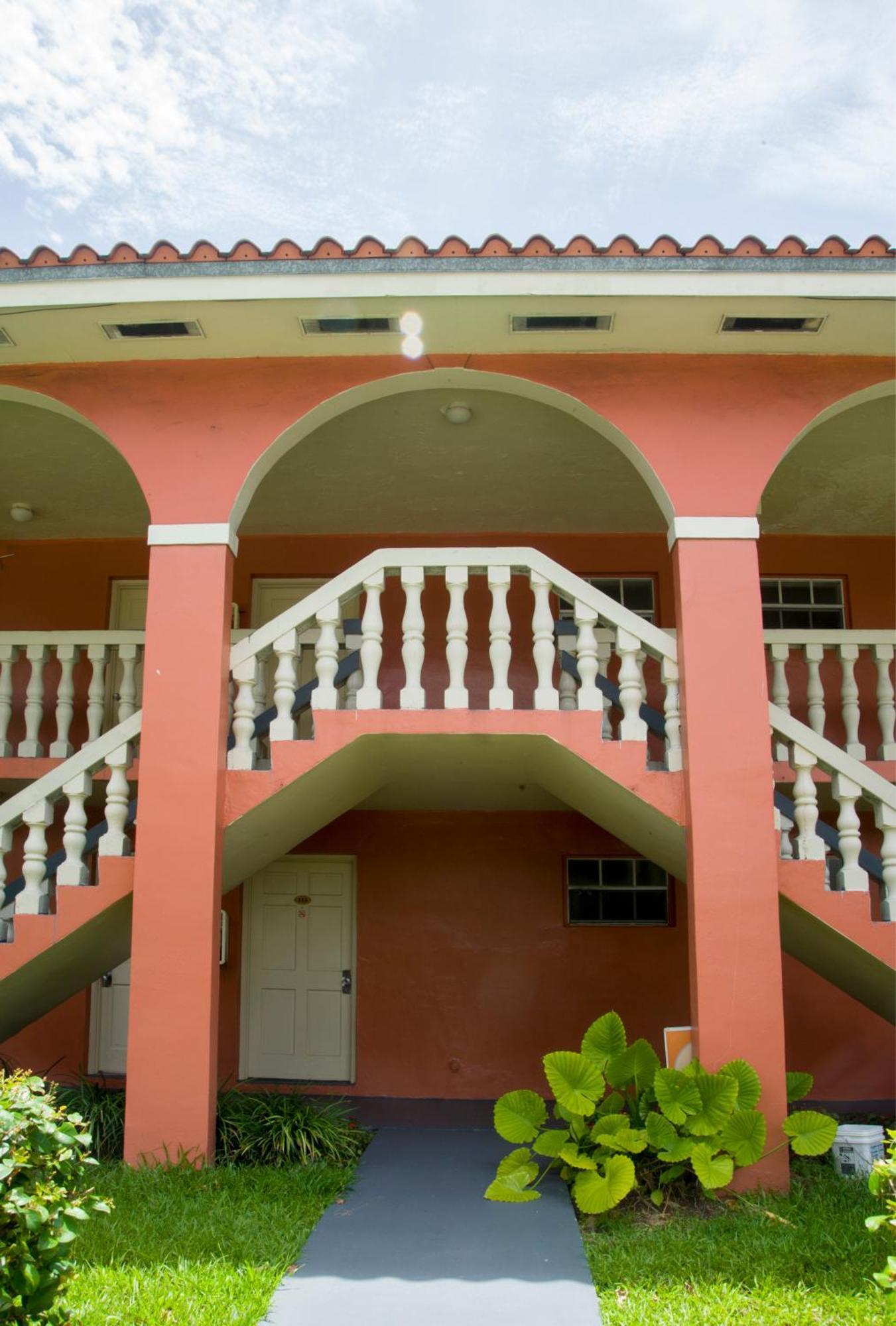 Gables Inn Coral Gables Ngoại thất bức ảnh